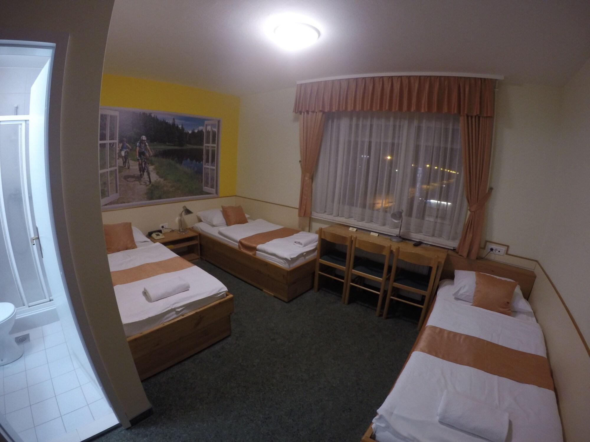 Hotel Tabor Maribor Exterior foto