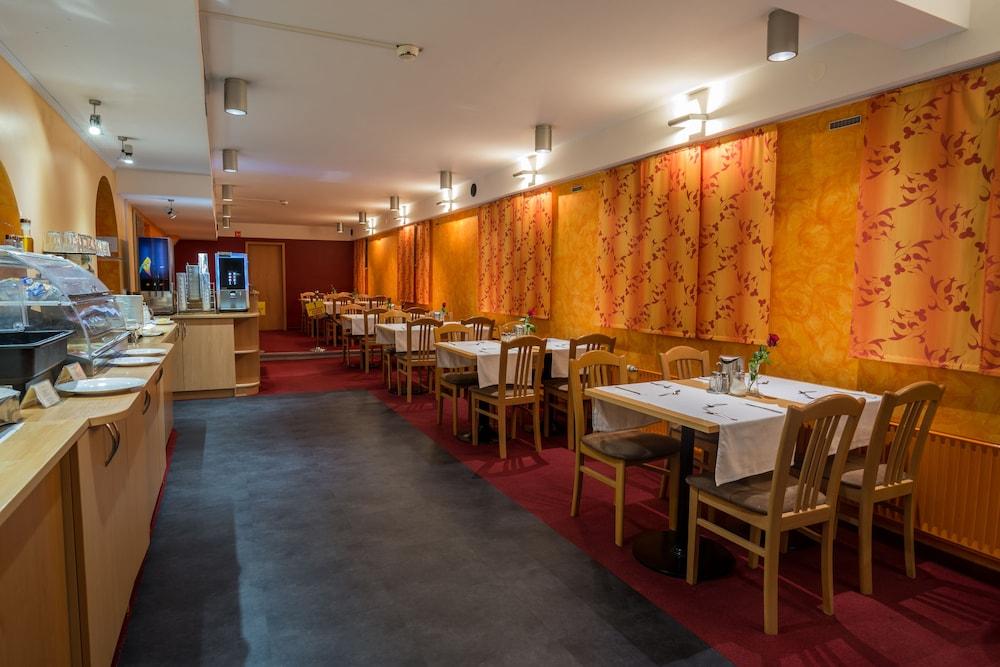 Hotel Tabor Maribor Exterior foto