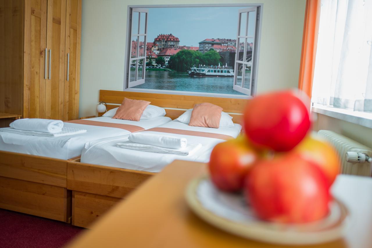 Hotel Tabor Maribor Exterior foto